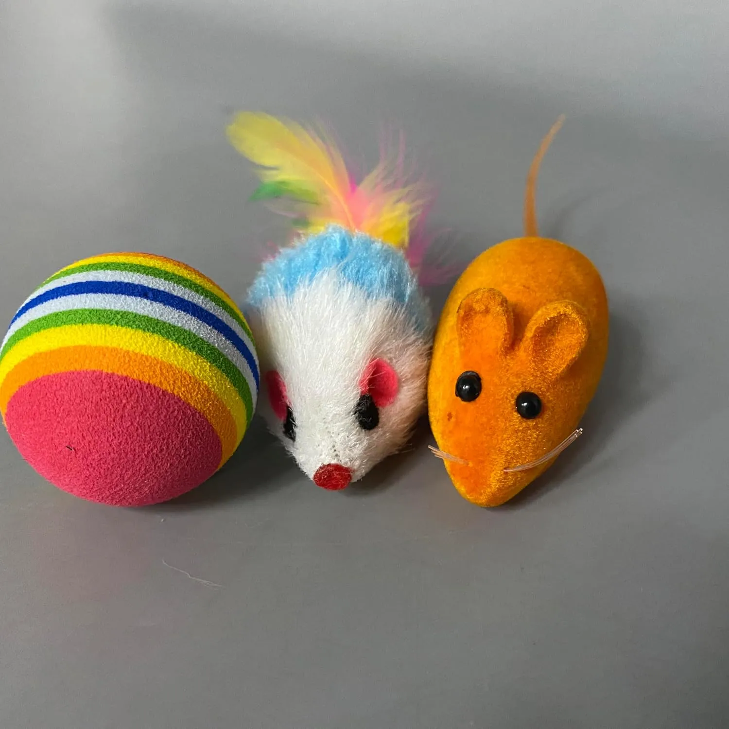 Toy for Pets, Interactive Toy Cats Catch Play, Fur Mice, Rattle Mouse and Ball